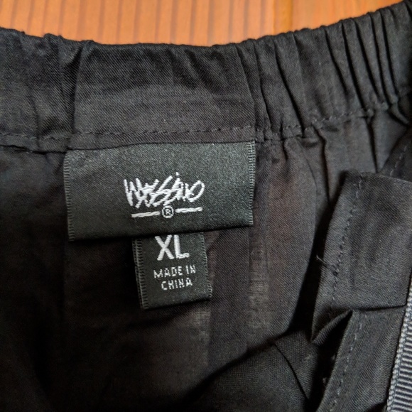 Black lightweight top - Picture 2 of 3